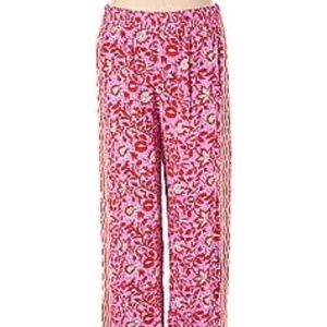 hester drehard  pink pants